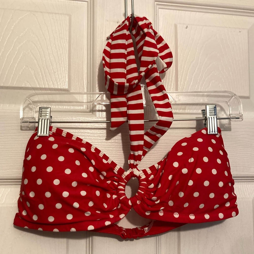 ⭐️⭐️ Change red polka dot bandeau bikini top